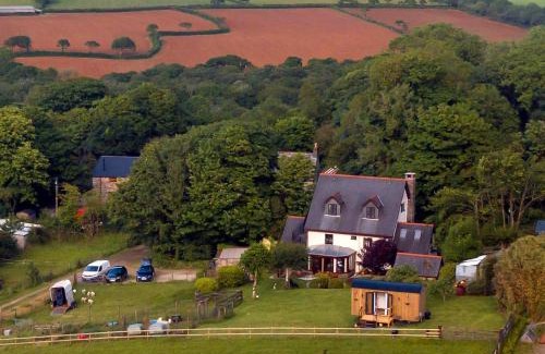 St Wenn Other | Shepherds hut with valley views