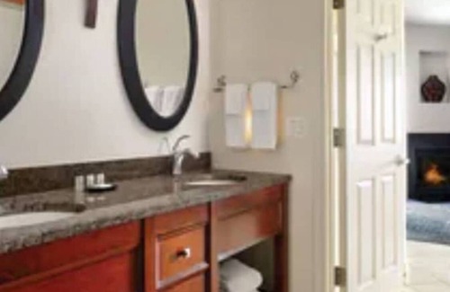 North Scottsdale Resort | Sheraton Desert Oasis Villa 1 Bedroom. Dates 2/2-2/9. Walk to Phoenix Open PGA