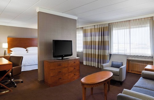 Downtown Niagara Falls Hotel | Sheraton Niagara Falls