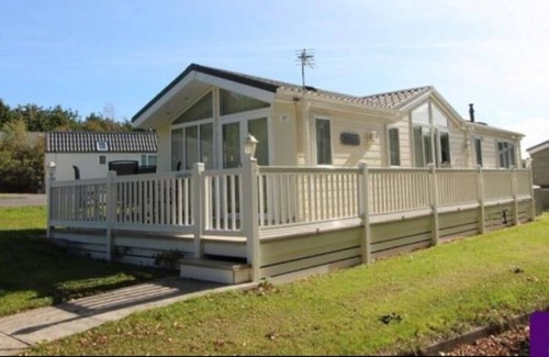 New Forest District Cabin | Sheric Lodge @ Shorefield Country Park