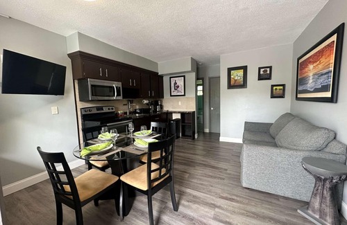 Dania Beach Apartment | Sheridan Suites Two Bedroom Suite