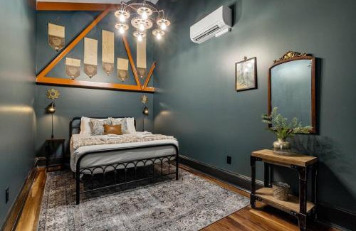Columbia Apartment | Sherlock and Watson