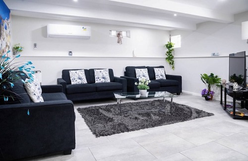 Black Hill Apartment | Sherrard Spacious Family Place