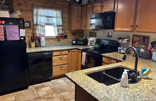 Williams Cabin | Sherwood Forest Cottage 45 mins. from Grand Canyon!