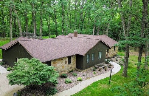 North Lawrence House | Sherwood Forest Park- 6BD/3BA on Private Ohio Land