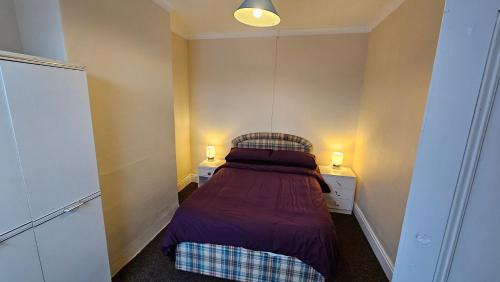 Boston House | Sherwood Terrace 3 Bedroom 1 Double Bed 4 Single Beds Entire Property Contractors Welcome