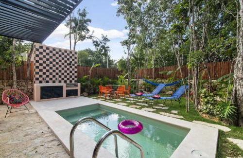 Tulum House | Shes moody TULUM 3 bed penthouse with yard pools rooftop aircon 15 minute drive to the beach
