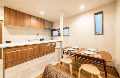 Tomigaya Apartment | Shibuya House