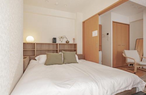 Chinatown Apartment | SHIKA HOME 横浜中華街-高級ファミリー向けワイドキングベットホームシアター駅徒歩4分 長期滞在者向け定期清掃サービス Luxury Family Room with Home Theater 2m Large Bed 4min to Station
