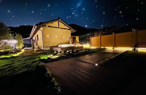 Itoshima Villa | Shikino-an Itoshima 1300 ㎡ Panoramic open-air bath in the great nature! Parking 5+ Sauna Dedicated BBQ Pets allowed