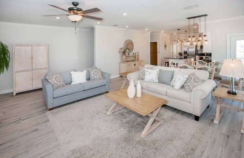 Morgantown House | Shiloh House-beach Front-sleeps 21-community Pool Elevator