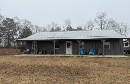 Higden Cabin | Shiloh Place- cozy 3 bedroom cabin.