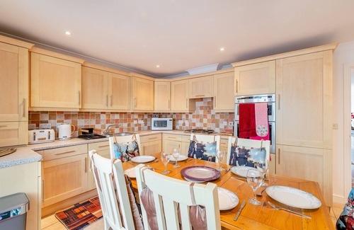 New Romney House | Shimmering Sea - Three Bedroom House, Sleeps 6