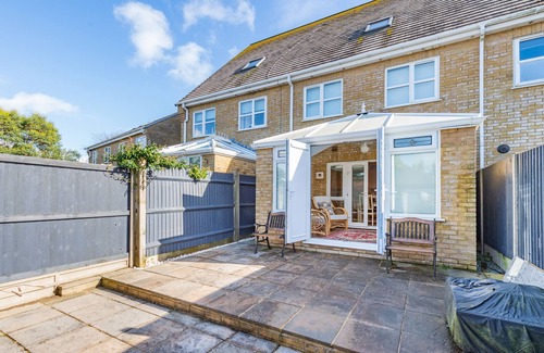 New Romney House | Shimmering Sea - Three Bedroom House, Sleeps 6