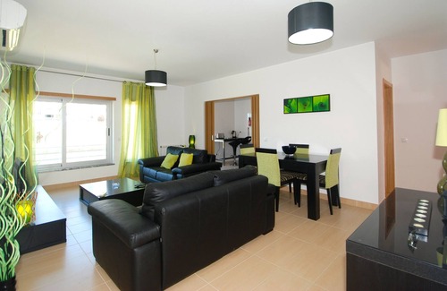 Sao Martinho do Porto Apartment | Shine - Lovely 2 bedroom apartment, only 200m from the beach and restaurants