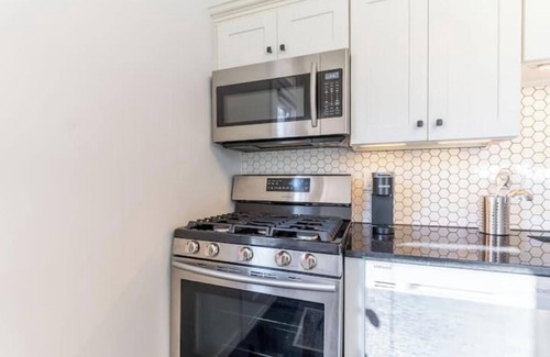 University District Apartment | Shine Retreat - Private parking - Newly Reno - OSU