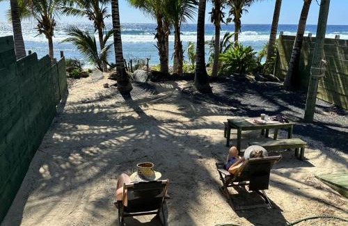 Matavera House | ShineAwayHomes -AC Beachfront RAROTONGA
