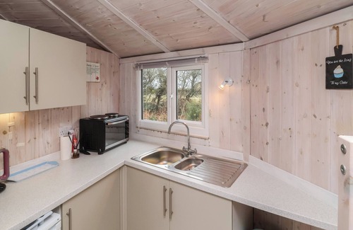 Hartland Cottage | SHIPLOAD BAY, with a garden in Hartland