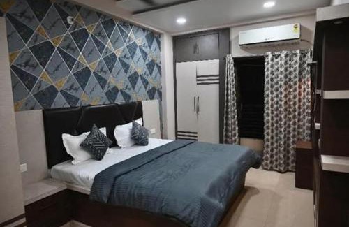 Mahmoorganj Apartment | Shivalay - By Safarnama Stays