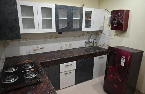 Mahmoorganj Apartment | Shivalay - By Safarnama Stays