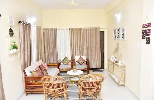 Ujjain House | Shivoham Homestay- Private Luxuary Bungalow with Parking & Lawn
