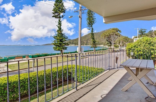 Shoal Bay Apartment | Shoal Bay unit with uninterrupted views of the bay