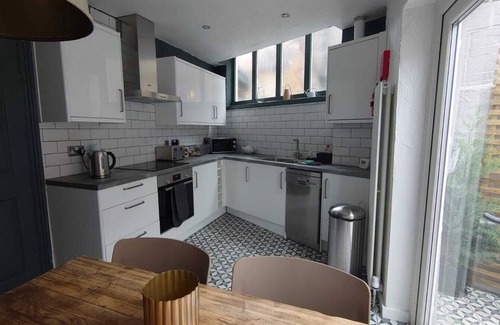 Ramsgate Cottage | Shoemakers Cottage, Ramsgate, near beach and town