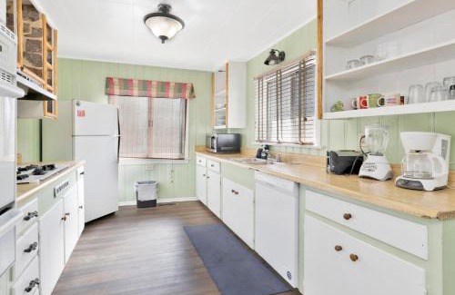 Big Bear Lake House | Shore Acres Lodge-451 by Big Bear Vacations