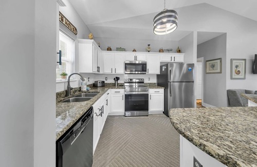 Seagrove Beach House | Shore Beats Work: Family Cottage w/Pool Access Near Seagrove Beach