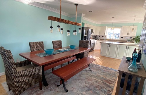 Norfolk Condo | Shore Beats Work . Direct Beachfront!