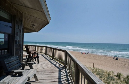 Buxton Cottage | Shore Break Cottage- Steps to Beach- Incredible Views- Community Pool