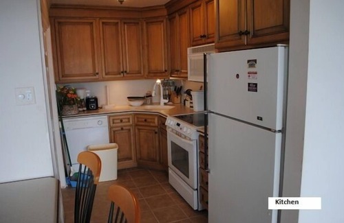 Stone Harbor Condo | Shore Getaway Right in the Middle of Town and Waterfront View!