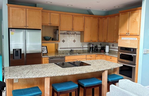 Wise House | Shore Thing Lake House w/Firepit and Lake Access on Lake Gaston!
