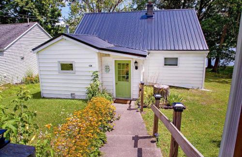 Hammondsport House | Shore Thing