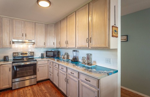 Carrabelle House | Shore to Please right on the beach!
