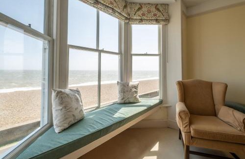 Aldeburgh House | Shore View, Aldeburgh - A lovely Seafront House on famous Crag Path with uninterrupted Beach Views - Aldeburgh Coastal Cottages