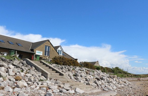 Morecambe Cottage | SHOREFIELDS ONE, pet friendly, country holiday cottage in Heysham