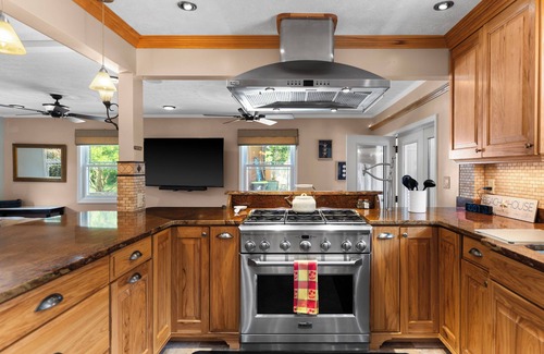Morehead City House | Shoreline Estate-5BR Pool Retreat w/Chef's Kitchen