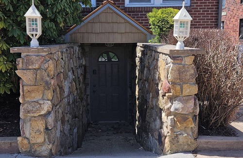 Confluence House | Shoreline Estates - Queen Handicap