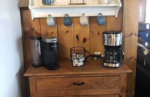 Manistique Cottage | Shoreline Oasis- Your Cozy Autumn Retreat with Beachfront Beauty