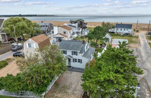 Newburyport House | Shoreline Retreat Ocean Views Walk to Beach AC