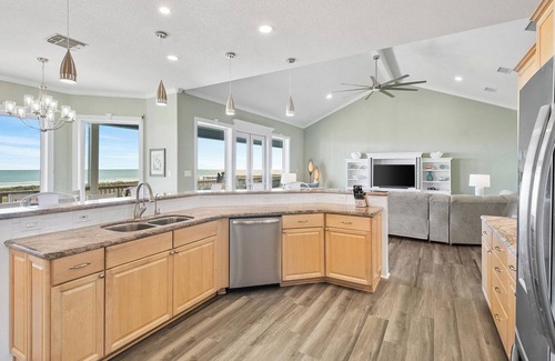 Freeport House | Shoreline Sanctuary - Seahorse Beachfront on 2 lots w/Elevator & Cabana Service