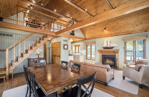 South Haven House | Shoreline Serenity of South Haven