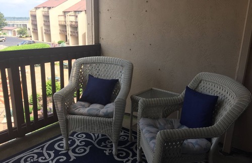 Port Clinton Condo | Shores #6: 1 BR sleeps 4