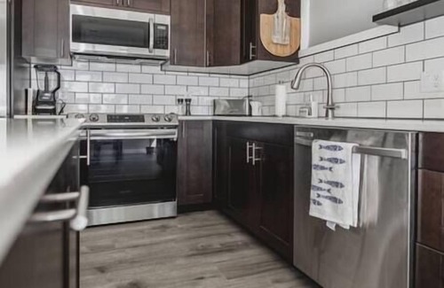 Ottertail House | Shoreside 4b/4b walkout retreat with perfect sand