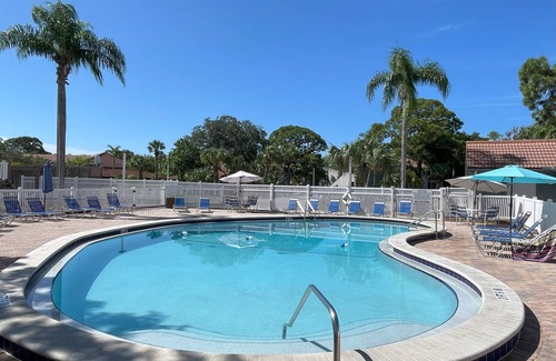 Trailer Estates Condo | Shorewalk Palms Heaven Villa-2 heated hot tubs & pools near IMG/beaches