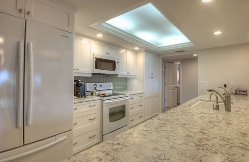 Sanibel Condo | Shorewood C2:Perfectly Updated Condo in Smaller, Quiet Complex w/Gulf Views!