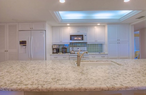 Sanibel Condo | Shorewood C2:Perfectly Updated Condo in Smaller, Quiet Complex w/Gulf Views!