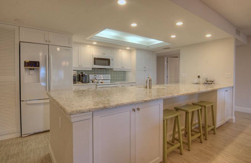 Sanibel Condo | Shorewood C2:Perfectly Updated Condo in Smaller, Quiet Complex w/Gulf Views!