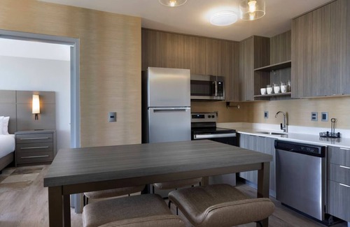 Zona Hotelera Apartment | Short Distance From The Well Known Sites! 3 Spacious Units, Free Parking, Pool
